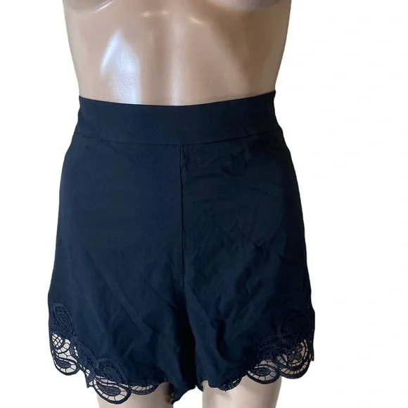 Torrid black lace shorts - Picture 2 of 5